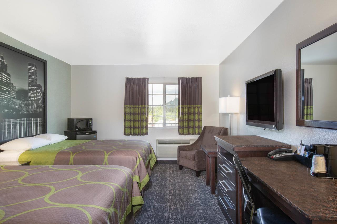 ซูเปอร์ 8 บาย วินด์แฮม สปริงฟิลด์/ยูจีน Hotel ภายนอก รูปภาพ